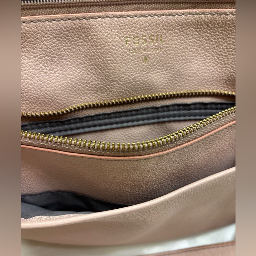 Fossil Blush Pink Leather Crossbody Bag - Picture 5 of 9
